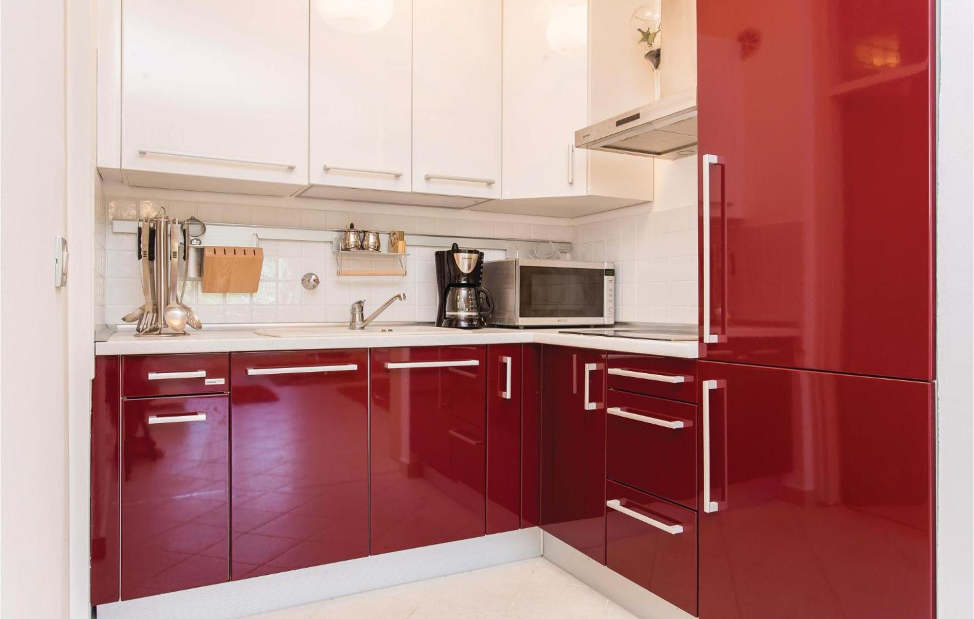 Amazing Apartment In Njivice With Wifi Exterior photo
